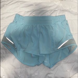 Lululemon Hotty Hot 2.5” shorts in Blue Glow (rare color)